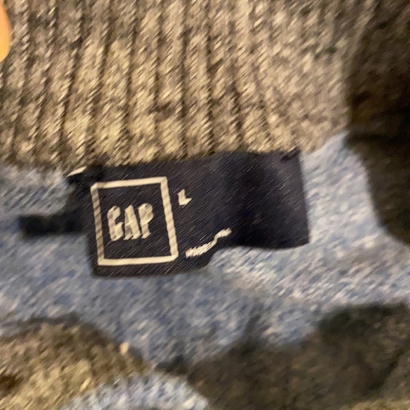 Gap knit Henley Men’s Pullover Sweater - Picture 3 of 4